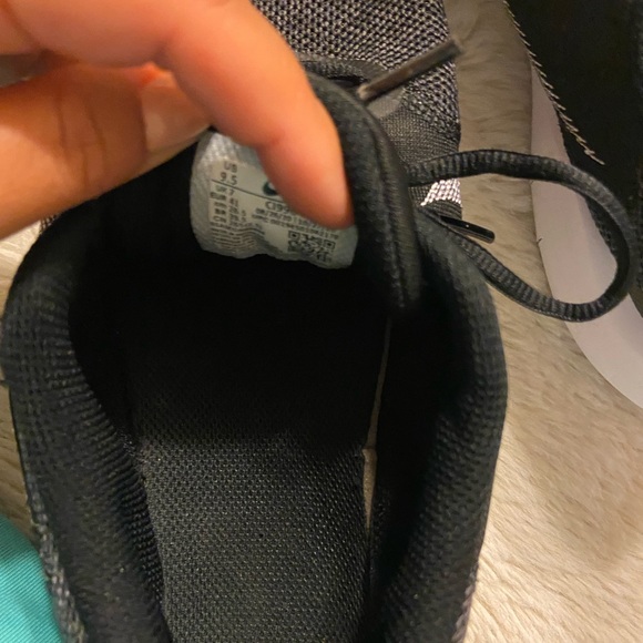 Nike women’s stroke running shoes Black White Dk Smoke Grey Iron Grey size 9.5 - Picture 11 of 14